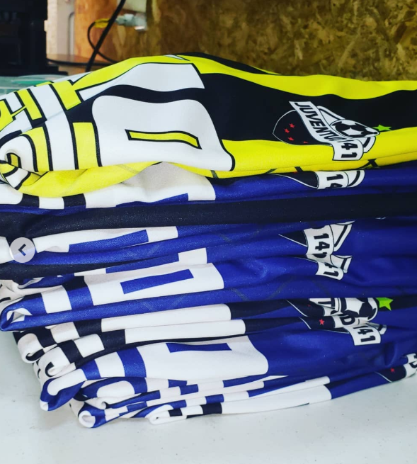 Producción en volumen de camisetas deportivas